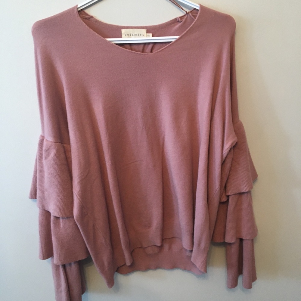 Ruffled sleeves sweater/top